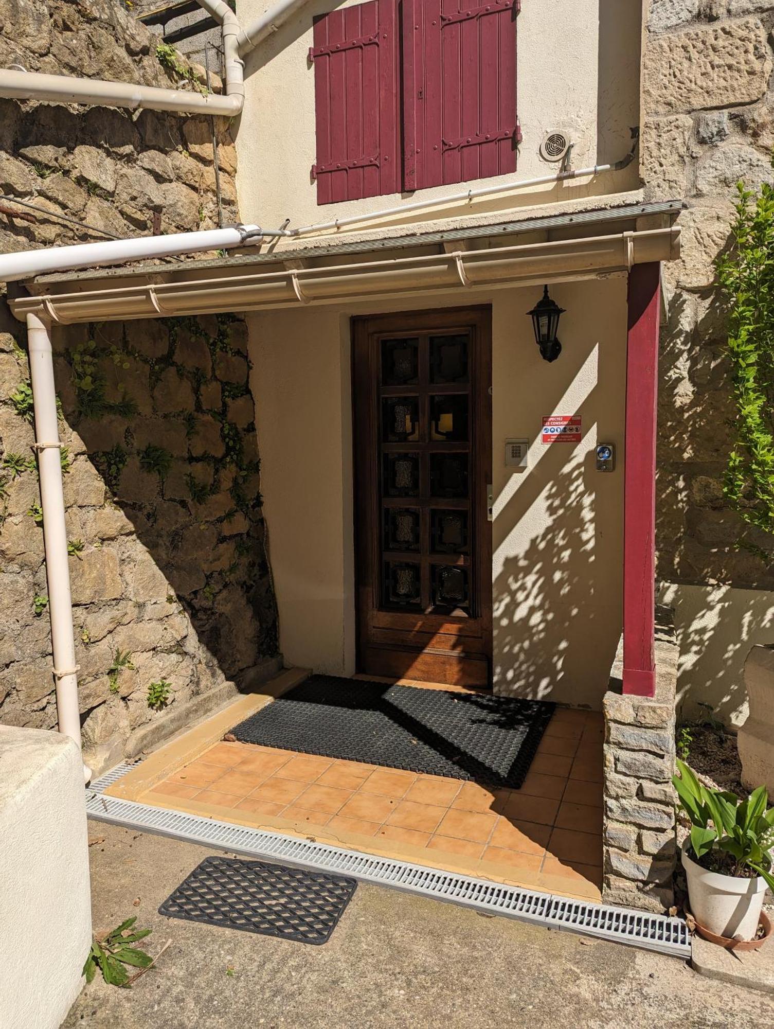 Auberge Des Pins Aubenas Exteriör bild